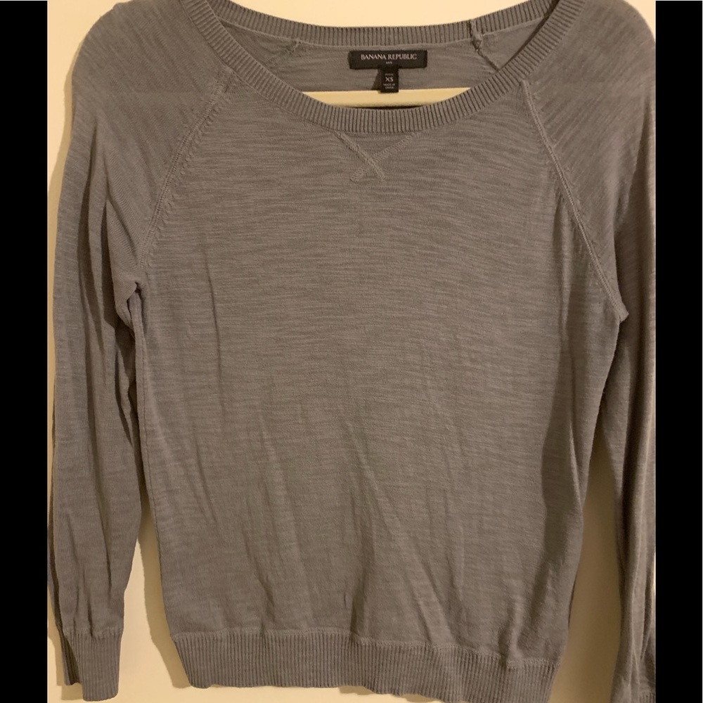 BR XS lightweight sweater in army green color